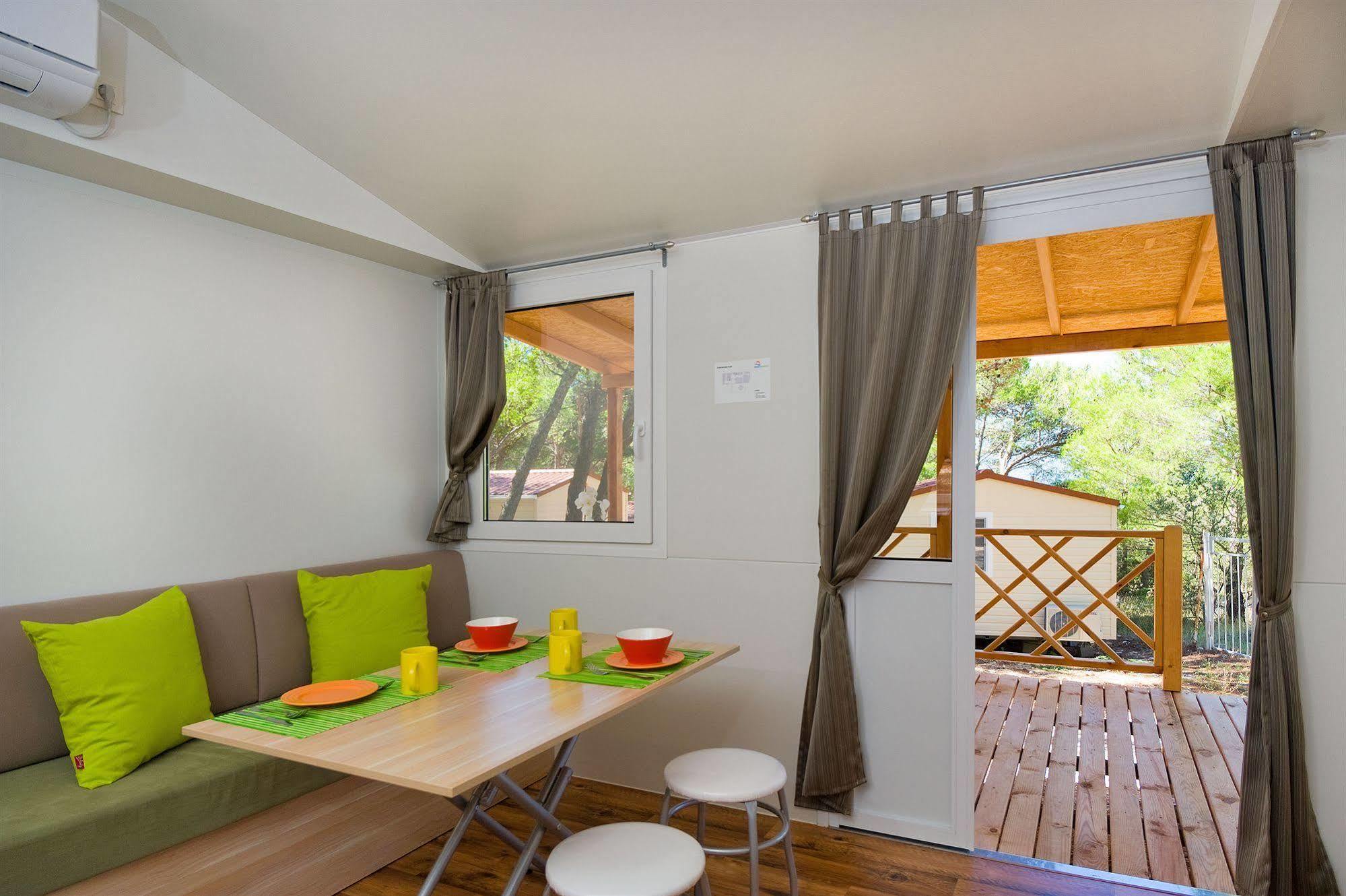 Mobile Homes Basko Polje Campground Baška Voda المظهر الخارجي الصورة