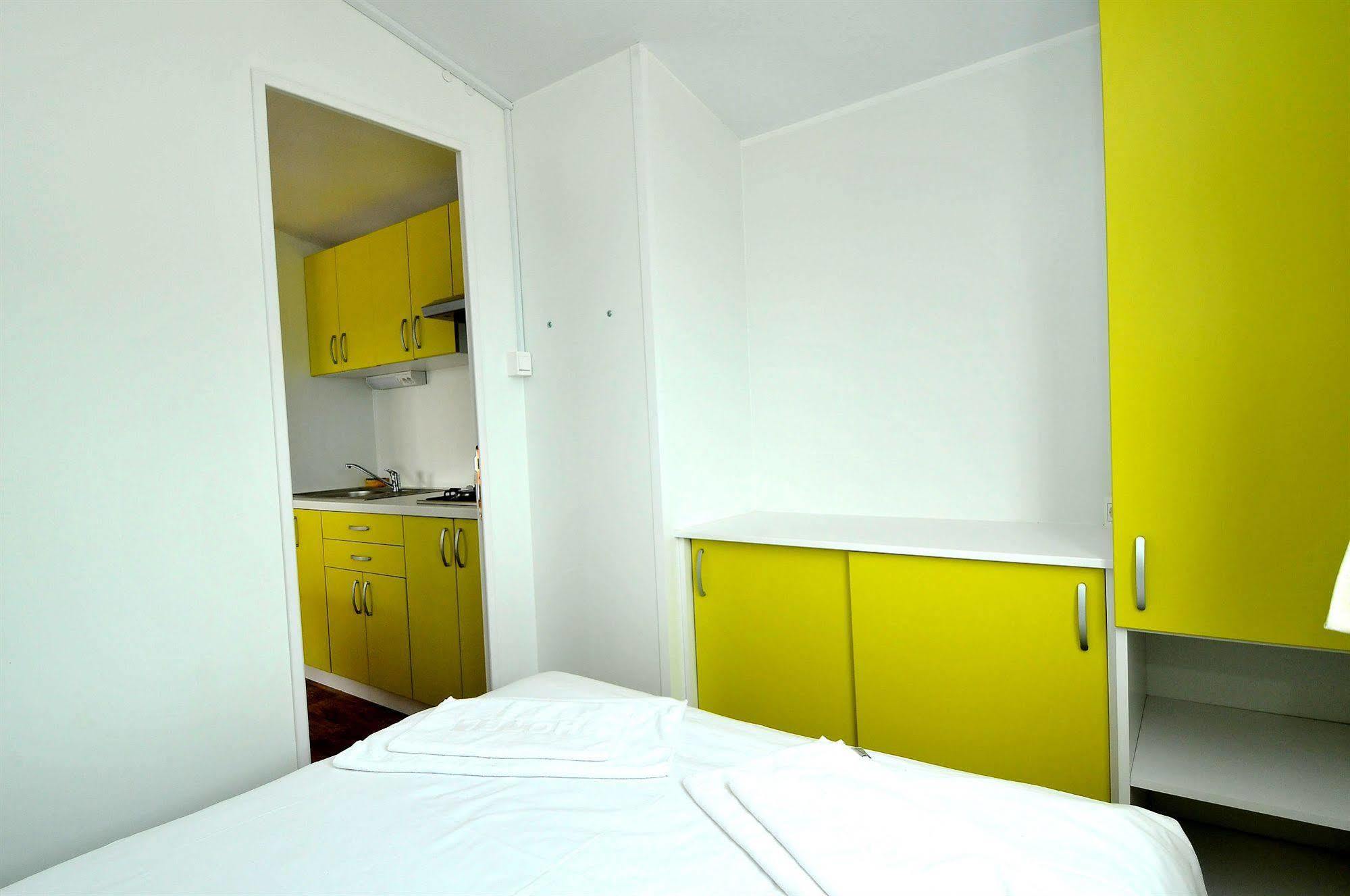 Mobile Homes Basko Polje Campground Baška Voda المظهر الخارجي الصورة